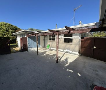 Cool down this summer in your own backyard pool - Photo 5