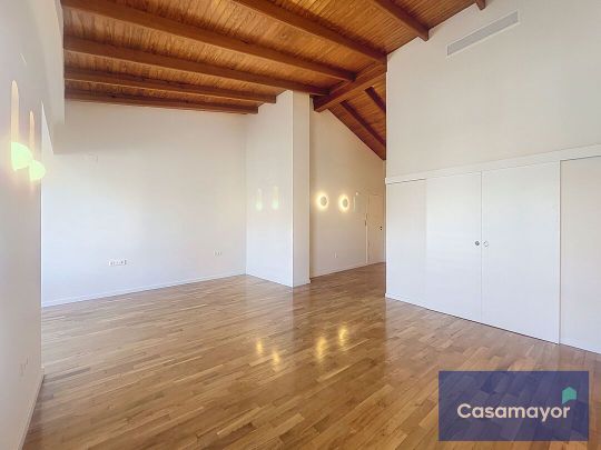 Piso de alquiler en Placa de Los Luceros 6, Barrio del Centro - Photo 1