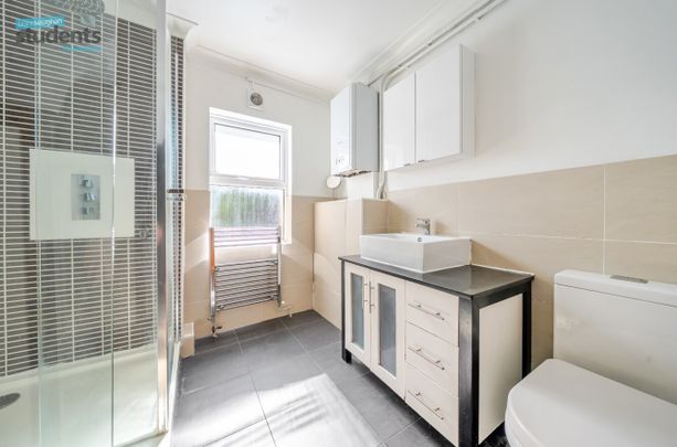 4 bedroom terraced house to rent - Photo 1