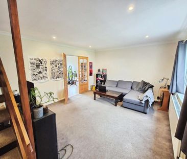 3 bedroom end of terrace house to rent - Photo 2