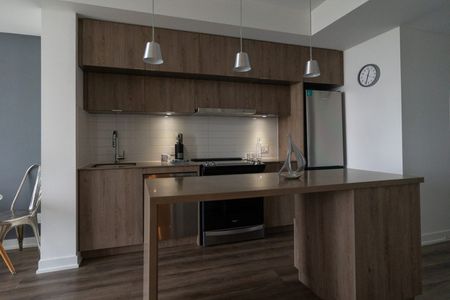 Greenfield Avenue - Photo 5