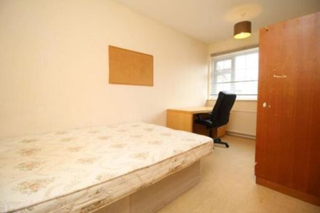 6 bedroom Detached house to rent - Photo 5