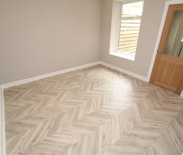 House - Terraced For Rent Heath Crescent, Pontypridd - Photo 6