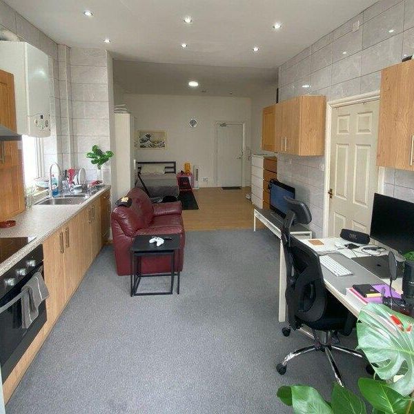 Studio to rent - Photo 1