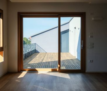 Attico via Carlo Cattaneo 3, Centro Storico, Vicenza - Foto 1