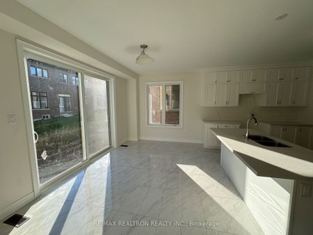 For Lease - 49 Faimira Avenue, Georgina, Ontario - Photo 2