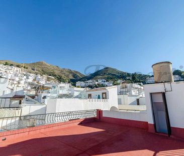 Townhouse in Cómpeta, Inland Andalucia at the foot of the mountains - Photo 2