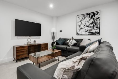 6 bedroom house to rent - Photo 2