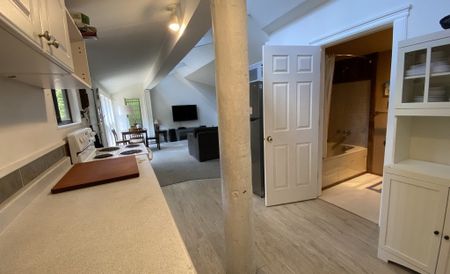 2367 Arbot Road – Upper - Photo 5