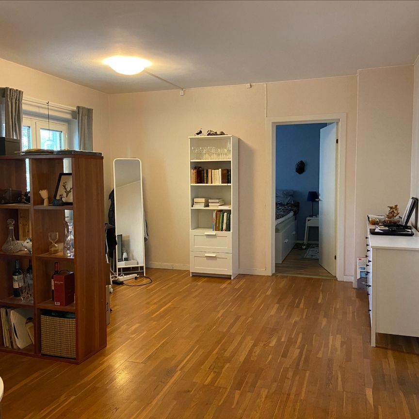 2:a i lugnt område nära pendel i Älvsjö - Foto 1