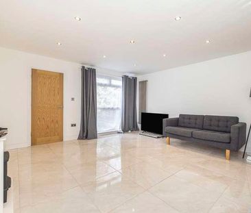 Athena Place, The Drive, Northwood, HA6 - Photo 4