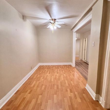 Grand 4 ½ à NDG (" Village Monkland "), à seulement 2 minutes du métro Villa-Maria, demi-sous-sol, * disponible immédiatement * - Photo 3