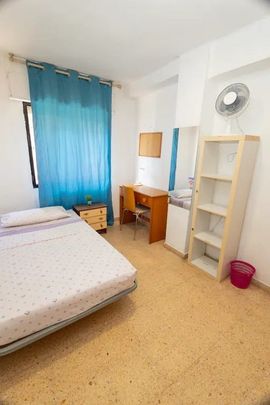 Plaça del Cedre, Valencia, Valencian Community 46022 - Photo 1