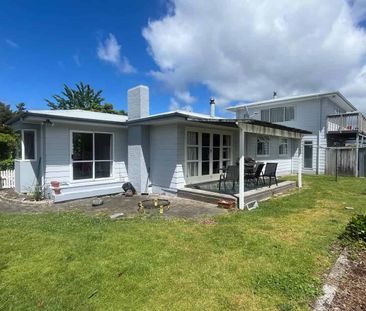 Cosy Two-Bedroom Home - Great Location with Lawns Included - Photo 5