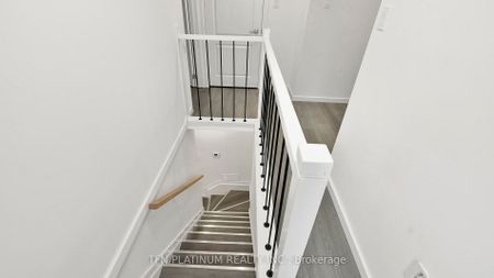 Detached Home For Lease | W8119810 - Photo 2