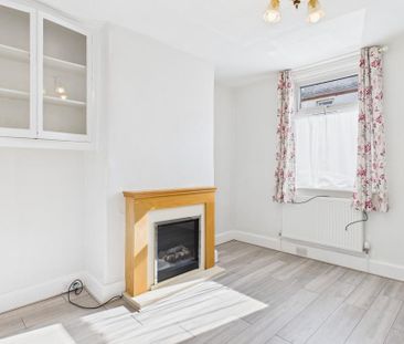2 bedroom end of terrace house to rent - Photo 6