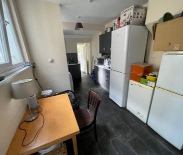 1 bedroom in a house share to rent - Photo 6