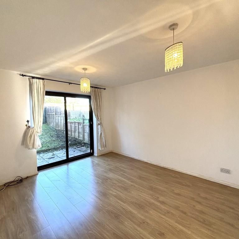 2 bedroom terraced house to rent - Photo 1