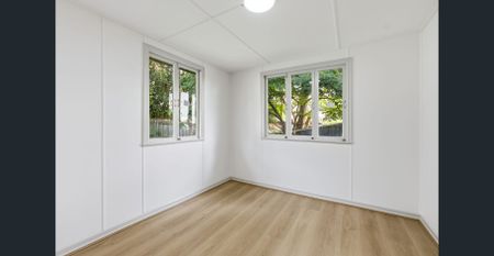 Freshly Renovated Family Gem with Huge Shed in Sought-After Eastern Heights! - Photo 4