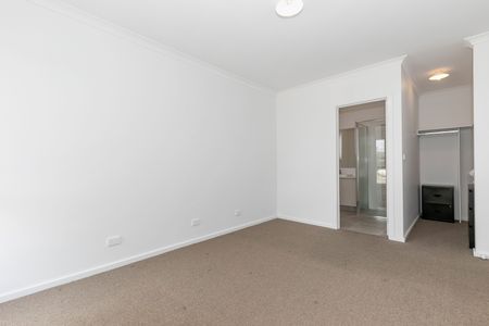 Spacious Family Home with Modern Comforts - Photo 5