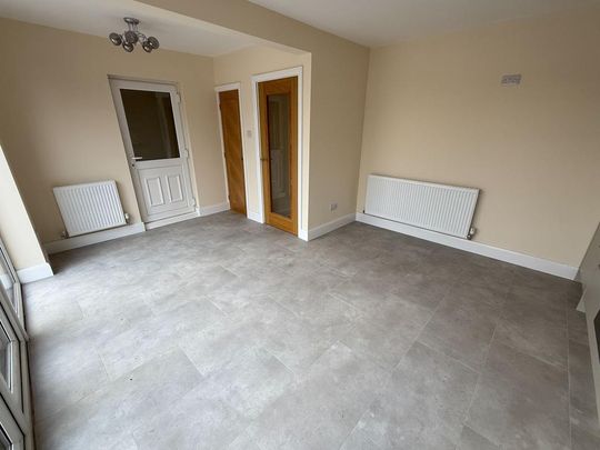 3 bedroom semi-detached house to rent - Photo 1