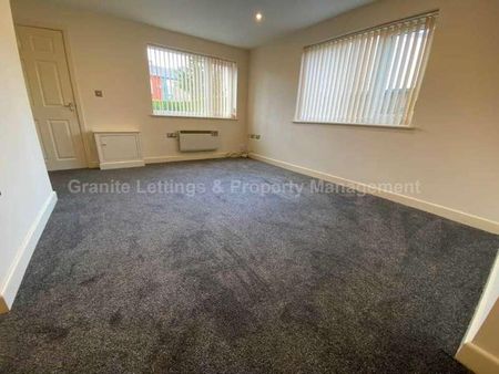 St James Court, Off St James Avenue, BL8 - Photo 4