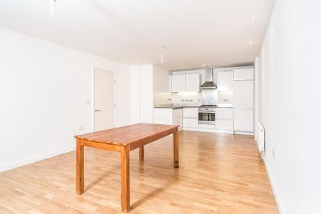 1 bedroom flat to rent - Photo 2