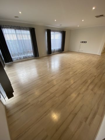 Position And Lifestyle Perfection! - Photo 2