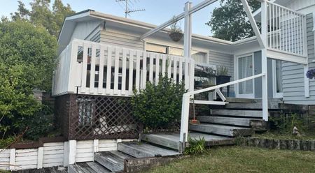 Spacious Home - Photo 4