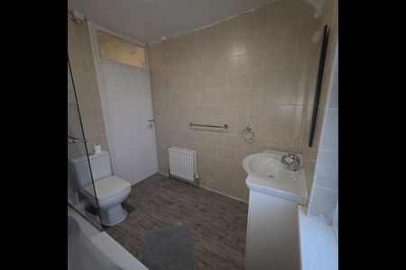 2 Bed Semi-Detached House, Bisley Grove, B24 - Photo 2