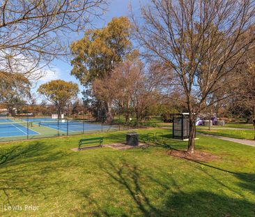 Immaculate Homette In Well Sought After Location - Photo 5