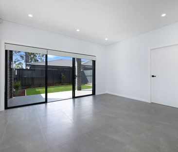 3/50 Forrest Road, 2213, East Hills Nsw - Photo 1