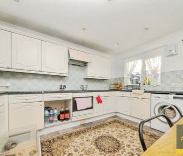 ., Norman Crescent, Ipswich - Photo 3