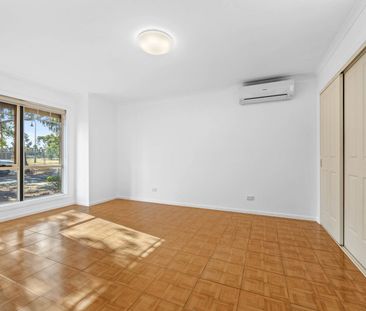 1 Whitmore Place, Hillside VIC 3037 - Photo 4