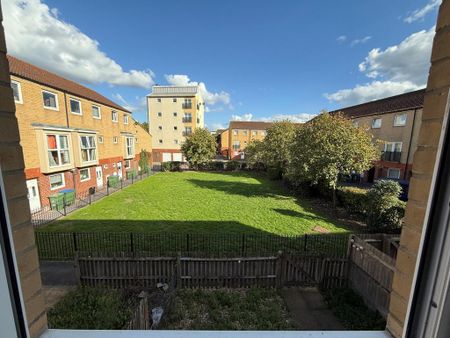 1 bedroom in a house share to rent - Photo 5
