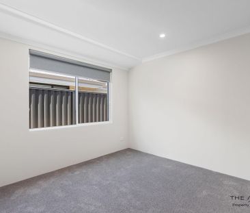 Modern 3-Bedroom Home in the Heart of Baldivis - Photo 4