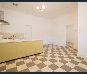 STONE THROW TO BEAUMONT ST! - Photo 1