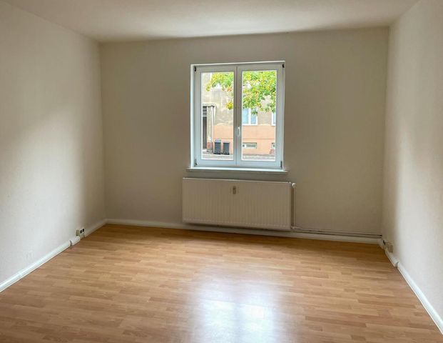 Gemütliche 2-Zimmer-Wohnung mit Loggia und Einbauküche in Chemnitz-Hilbersdorf! - Foto 1