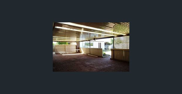 FAMILY HOME CLOSE TO SCHOOL - 6 MONTH LEASE - Photo 1