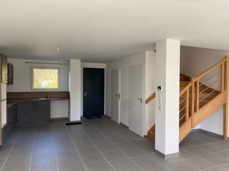 Proche du bourg d'Escoublac, dans avenue au calme, belle maison T4 neuve de 88 m² à louer. - Photo 2