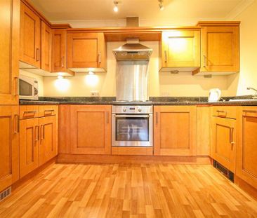 2 bedroom flat to rent - Photo 5