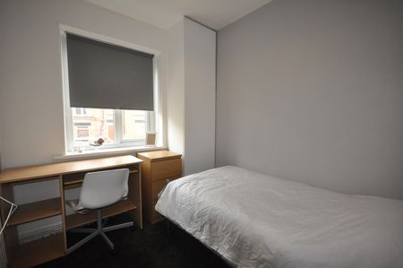 2 Bed Terraced House, Manor Avenue, LS6 - Photo 3