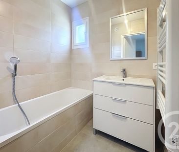 Location Appartement 3 pièces 58m² ST LAURENT DU VAR 06700 - Photo 4