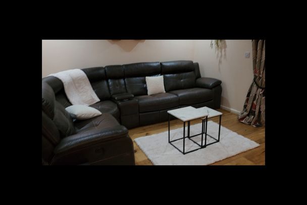 Room in a Shared House, Beastow Road, M12 - Photo 1