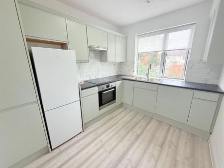 2 bedroom flat to rent - Photo 4
