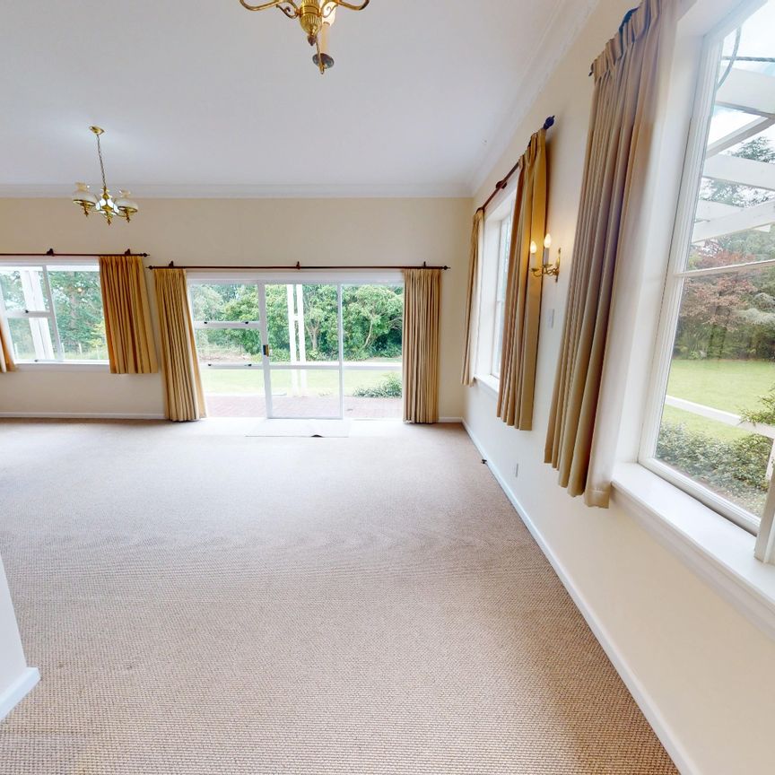 Westmere - 4 Bedrooms - Photo 1