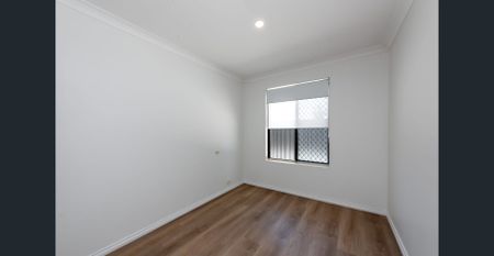 Stunning 3 x 1 in great location! - Photo 2