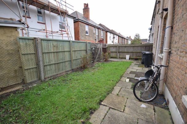 To Rent St Mary's Road, Springbourne, Bournemouth, BH1 £3,000 pcm Tenancy Info - Photo 1