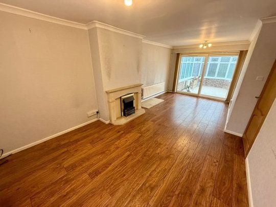 Abbey Close, Worcester, WR2 - Photo 1