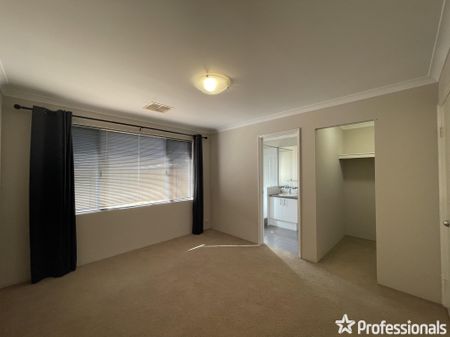 20B Stainsby Turn, Canning Vale WA 6155 - Photo 2